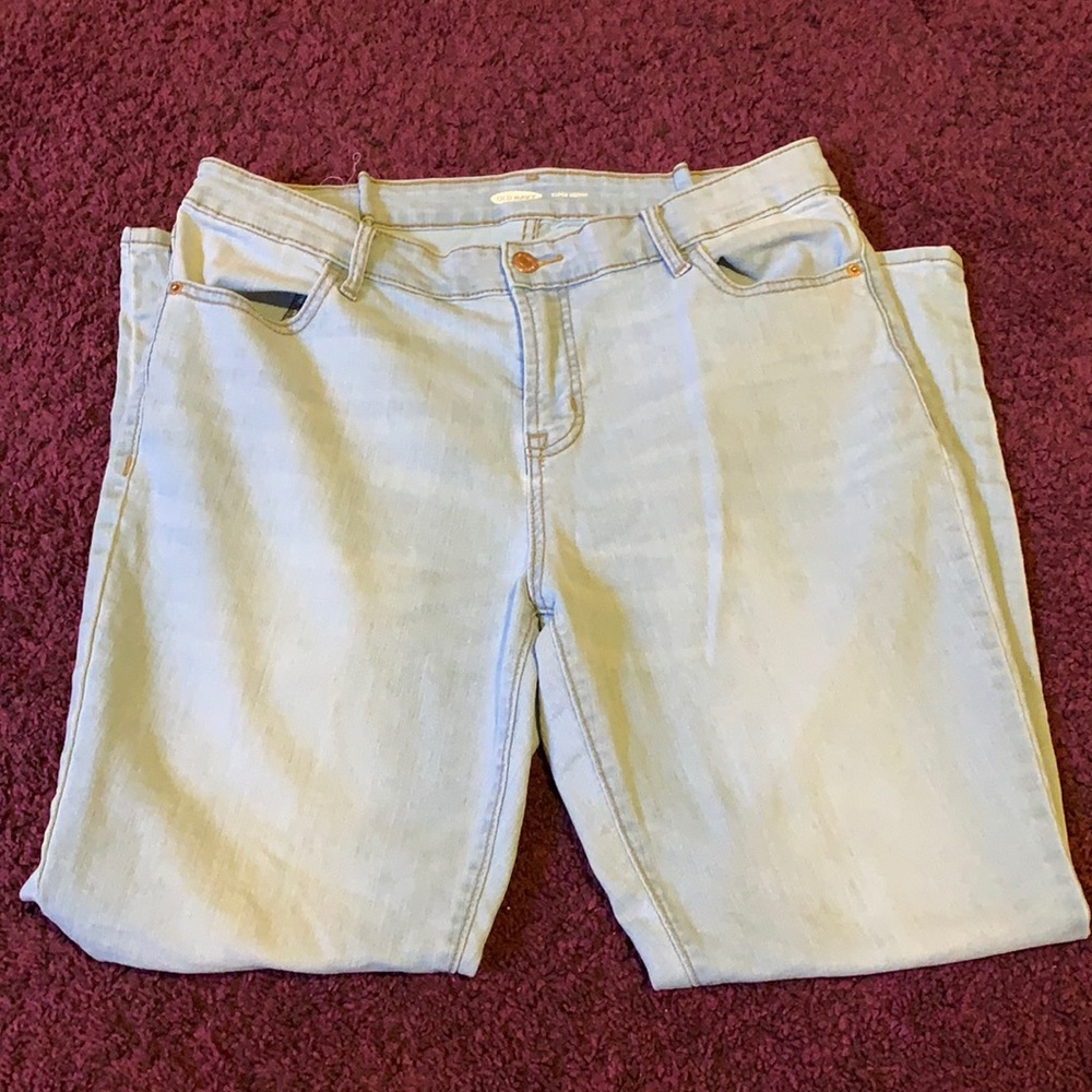 Old navy jeans only worn 5 times great condition.